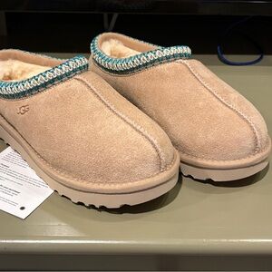Ugg Tasman Driftwood size 6 Women’s New in Box